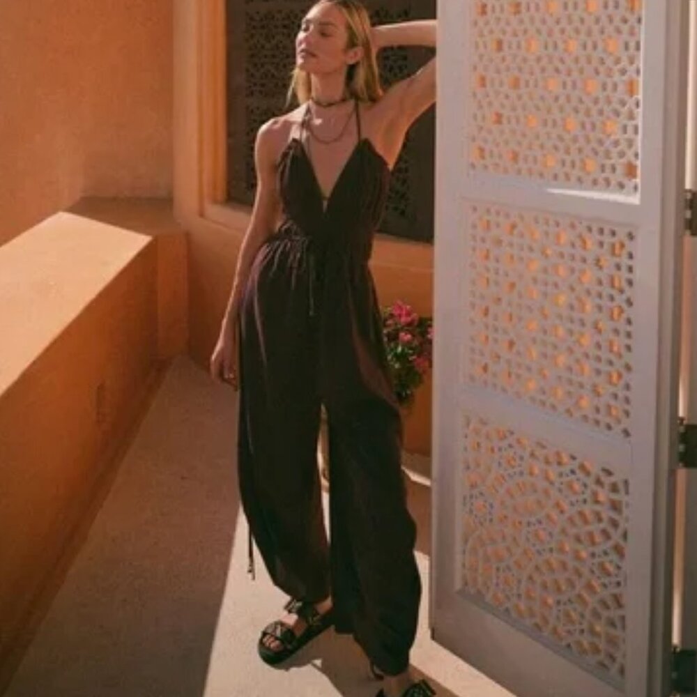 SOLD Free People Whatever You Want Strappy Balloon wide leg Jumpsuit NWT Size XS - Picture 2 of 6